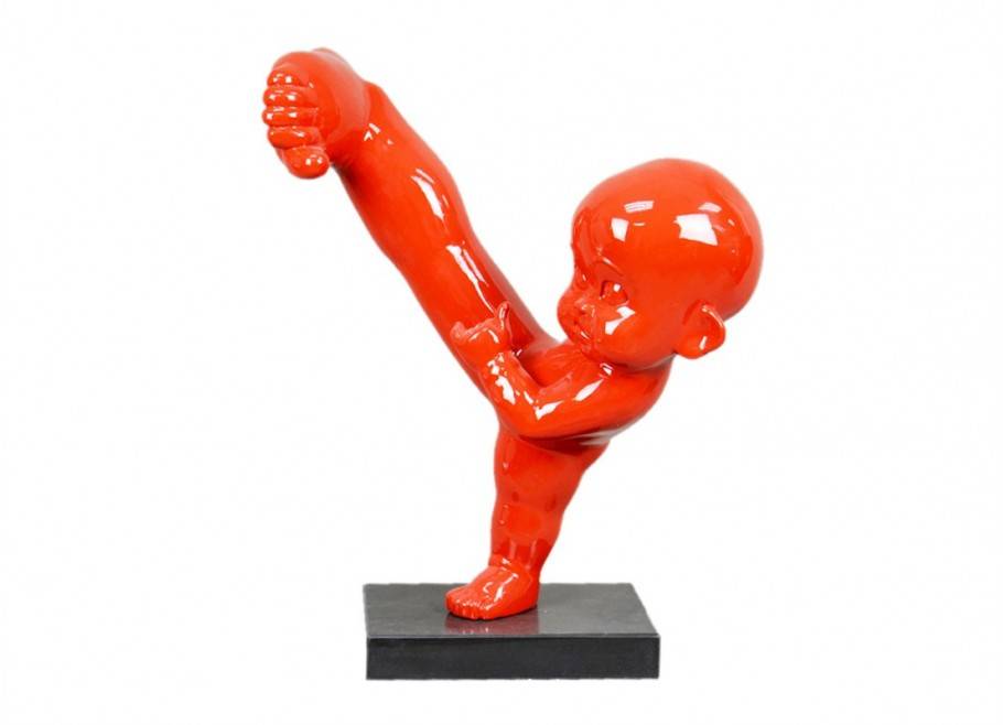 Statue baby kick in resin