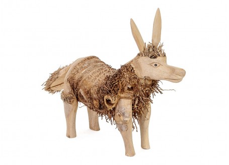 Loup, sculpture en bois. Artisanat du monde.