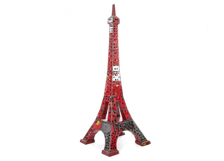 Tour Eiffel en bidons recyclés - artisanat