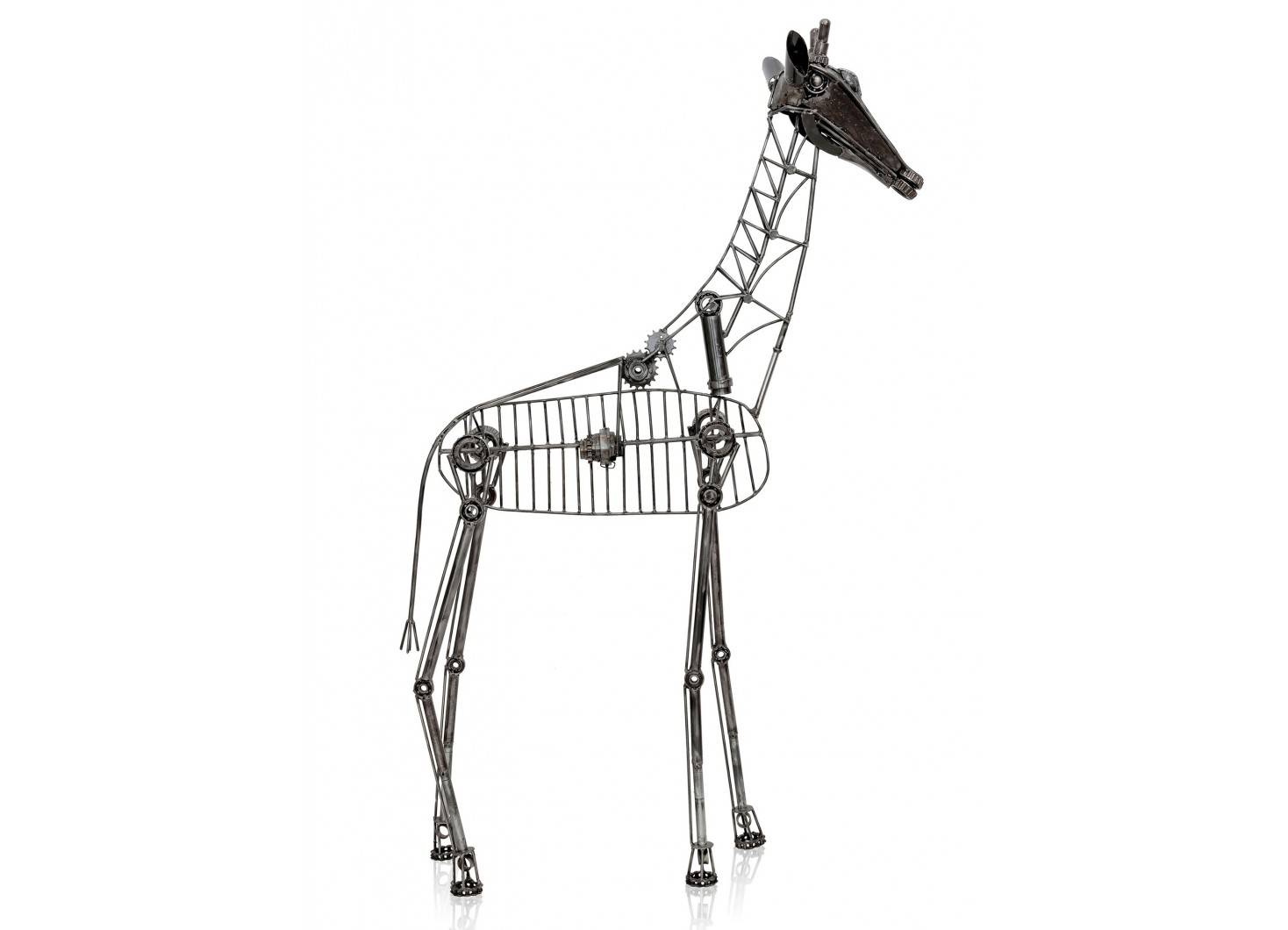 Sculpture de girafe en métal récupéré